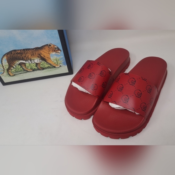 NWT Gucci Women's  Slides Sandals Ghost Hamlet Skull Red Calfskin 429360 6 US - Picture 9 of 14